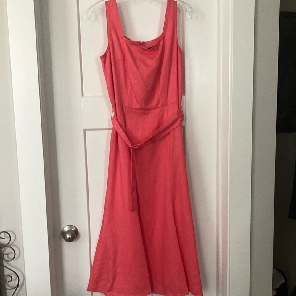 Ann Taylor Coral Midi Sleeveless Dress 👗, belted ,size-2, lined.